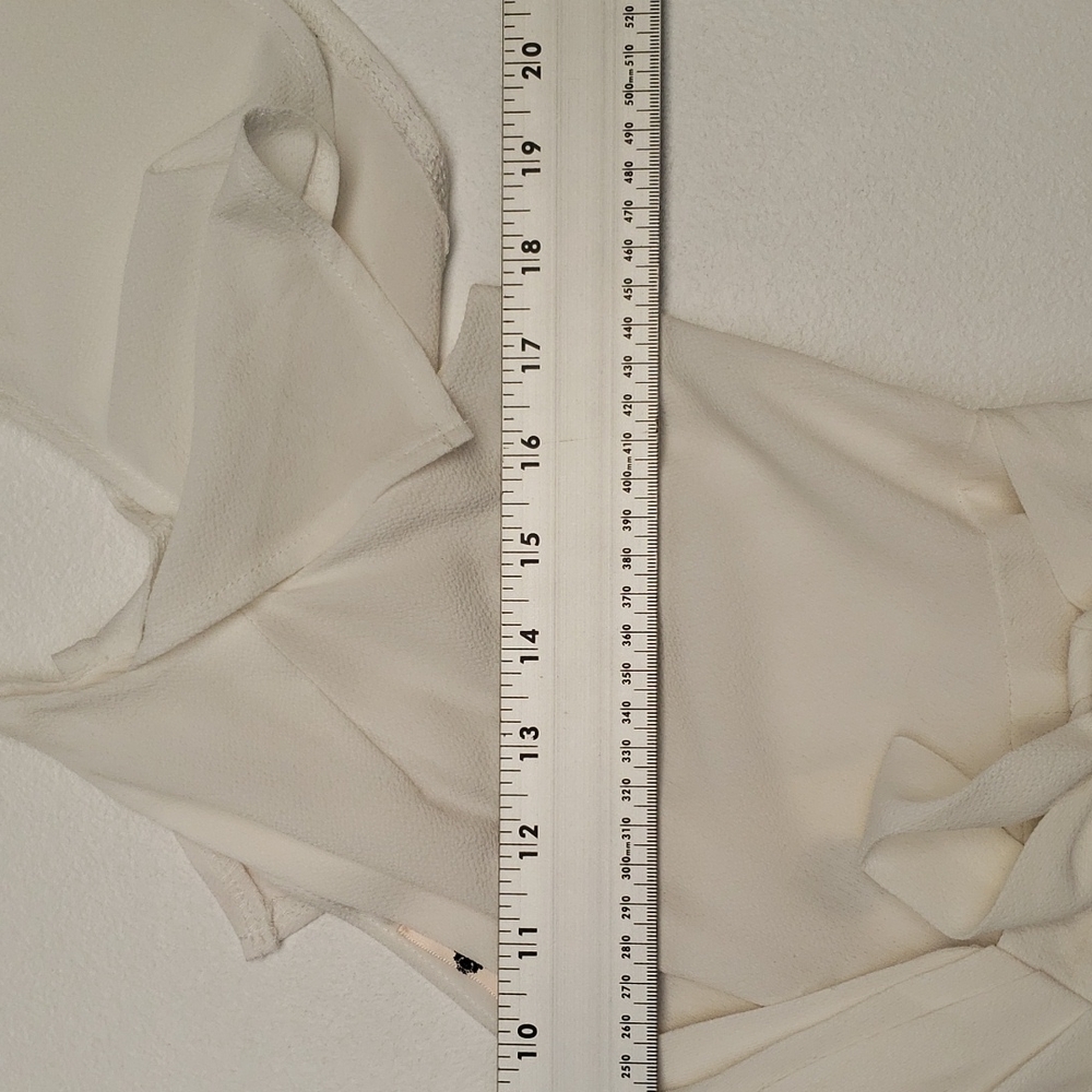 Morning Mist White Wrap Front V Neck Off The Shoulders Romper Women's Size M - Picture 8 of 14